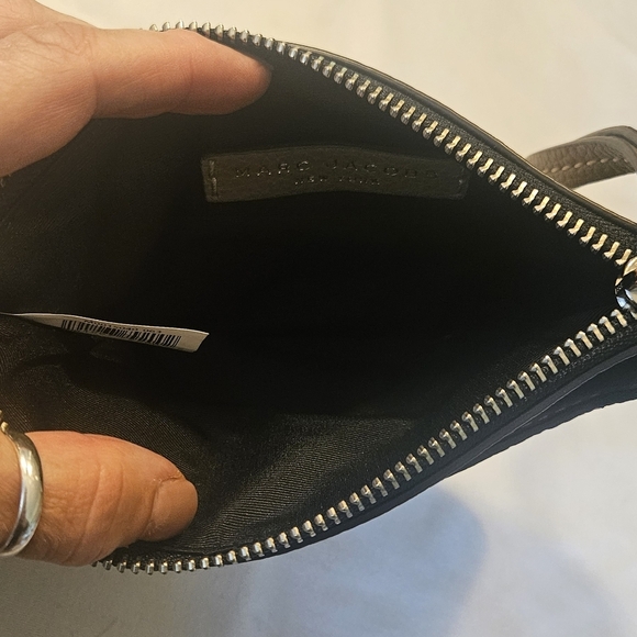 Marc Jacobs French Grey Pebbled Leather Zip Phone Wristlet Wallet - Picture 5 of 6